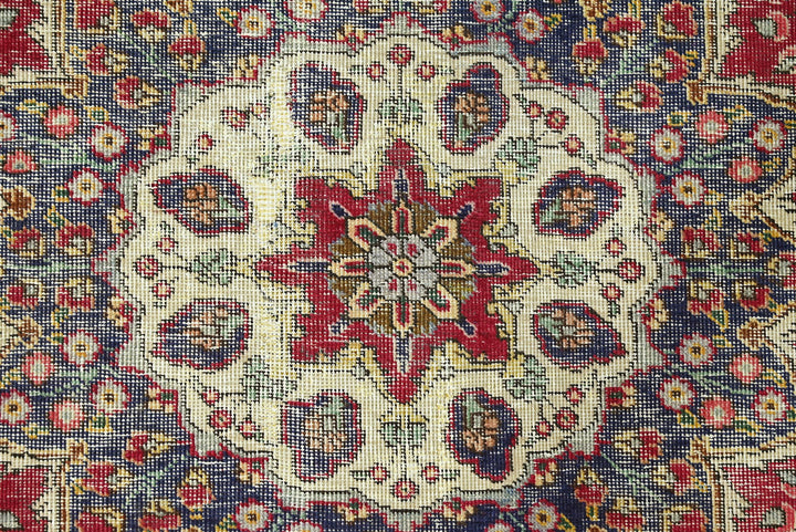 red Oversized rug 8' 2" x 11' 7"