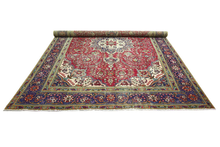 red Oversized rug 8' 2" x 11' 7"