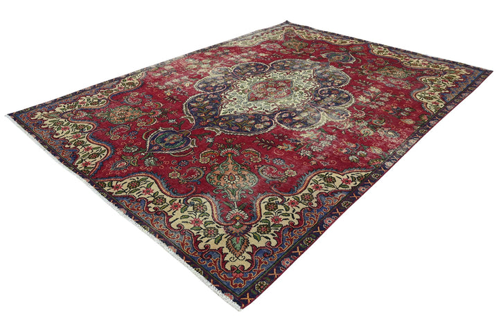red Large rug 7' 5" x 10' 0"