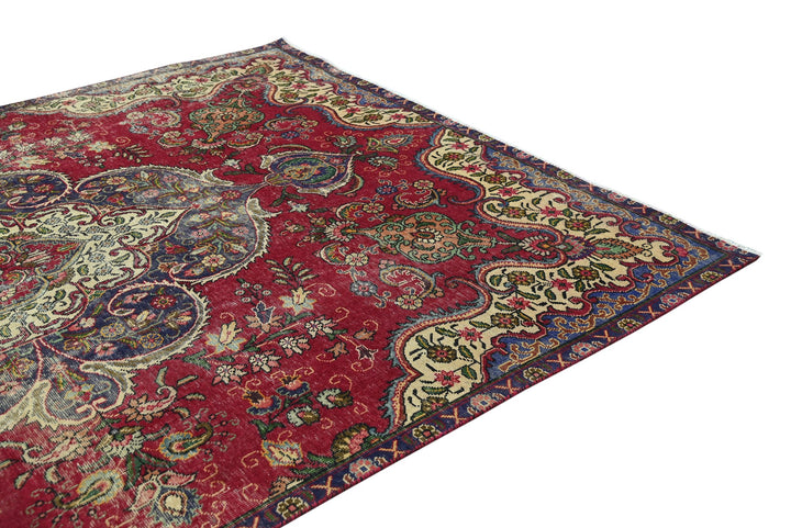 red Large rug 7' 5" x 10' 0"