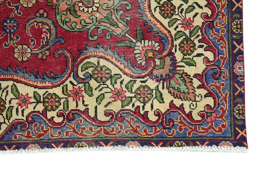 red Large rug 7' 5" x 10' 0"