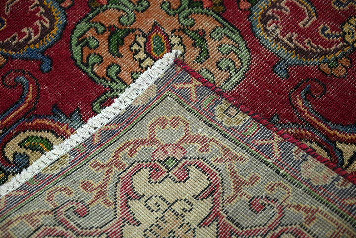 red Large rug 7' 5" x 10' 0"