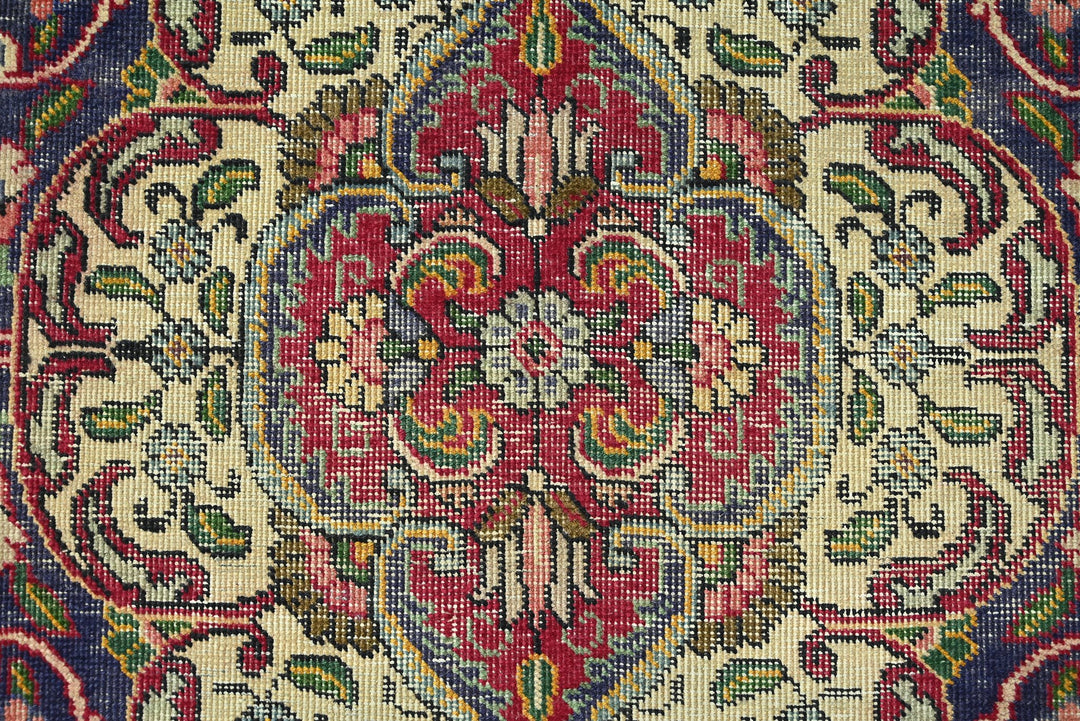 red Large rug 7' 5" x 10' 0"