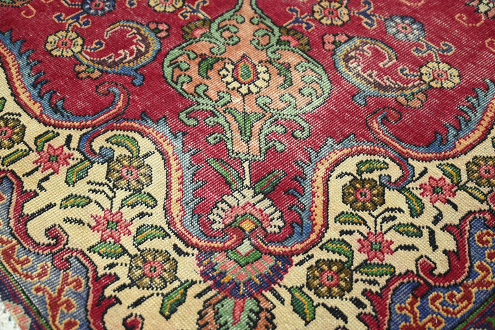 red Large rug 7' 5" x 10' 0"