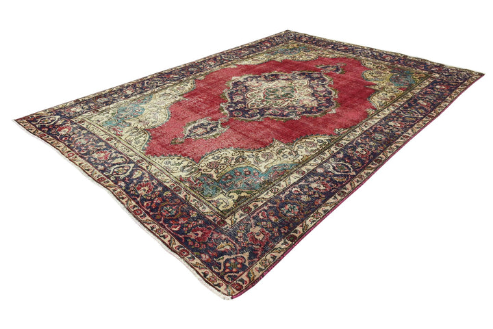 red Large rug 7' 5" x 10' 4"