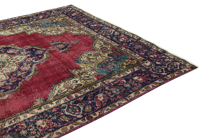 red Large rug 7' 5" x 10' 4"