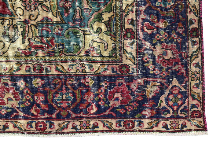 red Large rug 7' 5" x 10' 4"