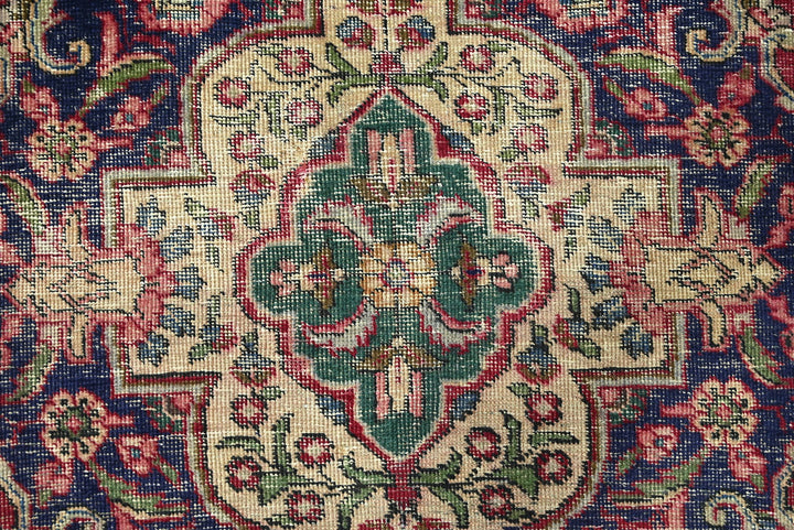 red Large rug 7' 5" x 10' 4"