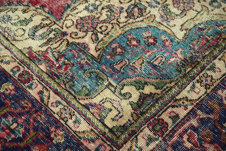 red Large rug 7' 5" x 10' 4"