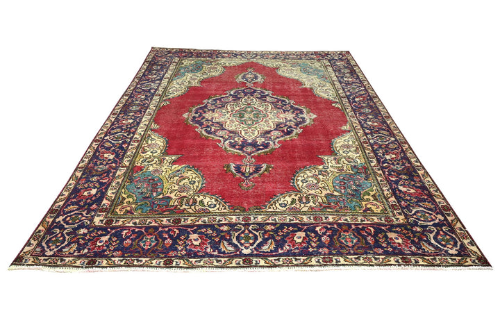 red Large rug 7' 5" x 10' 4"