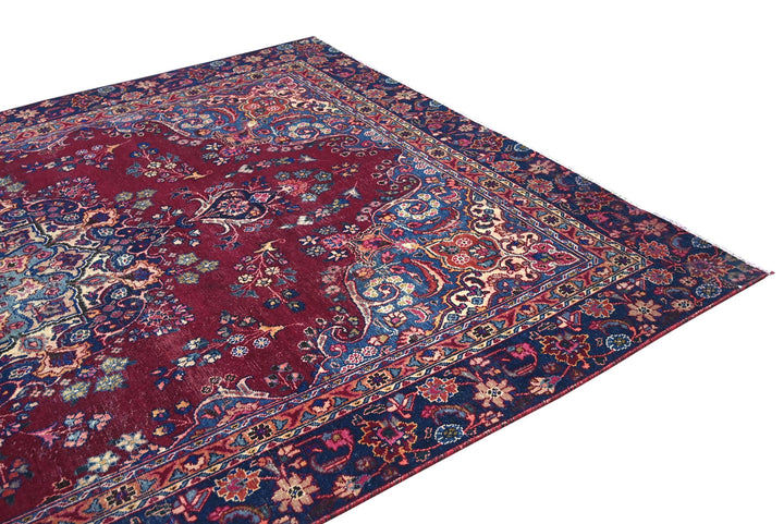 red Large rug 7' 1" x 10' 5"
