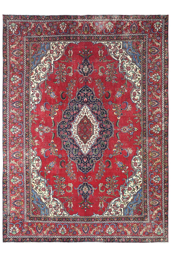 red Oversized rug 9' 7" x 13' 1"