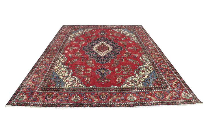red Oversized rug 9' 7" x 13' 1"