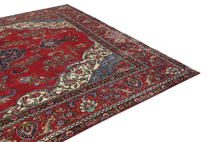 red Oversized rug 9' 7" x 13' 1"