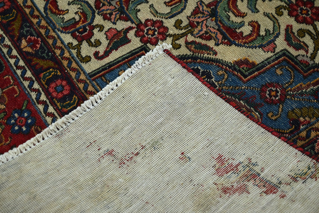 red Oversized rug 9' 7" x 13' 1"
