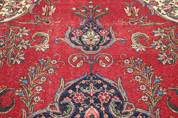 red Oversized rug 9' 7" x 13' 1"