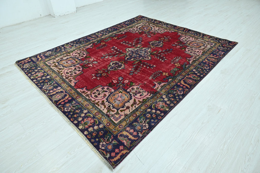red Medium rug 5' 11" x 8' 0"
