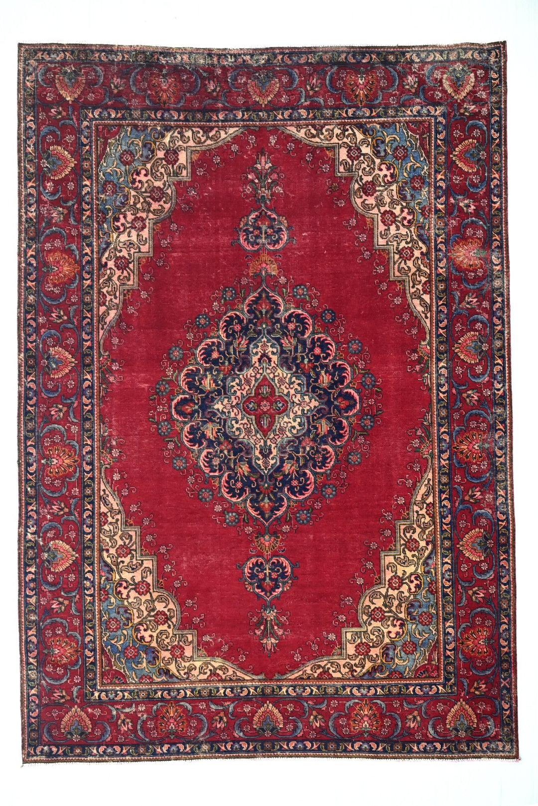 red Large rug 7' 7" x 10' 9"