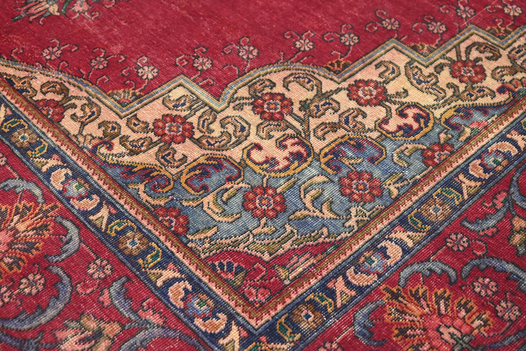red Large rug 7' 7" x 10' 9"