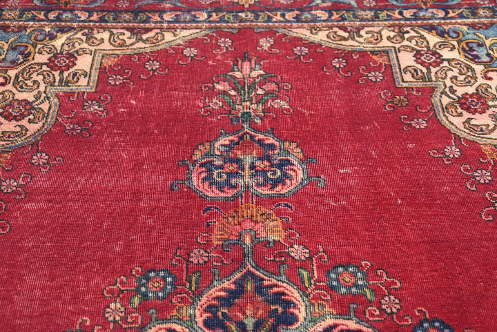 red Large rug 7' 7" x 10' 9"