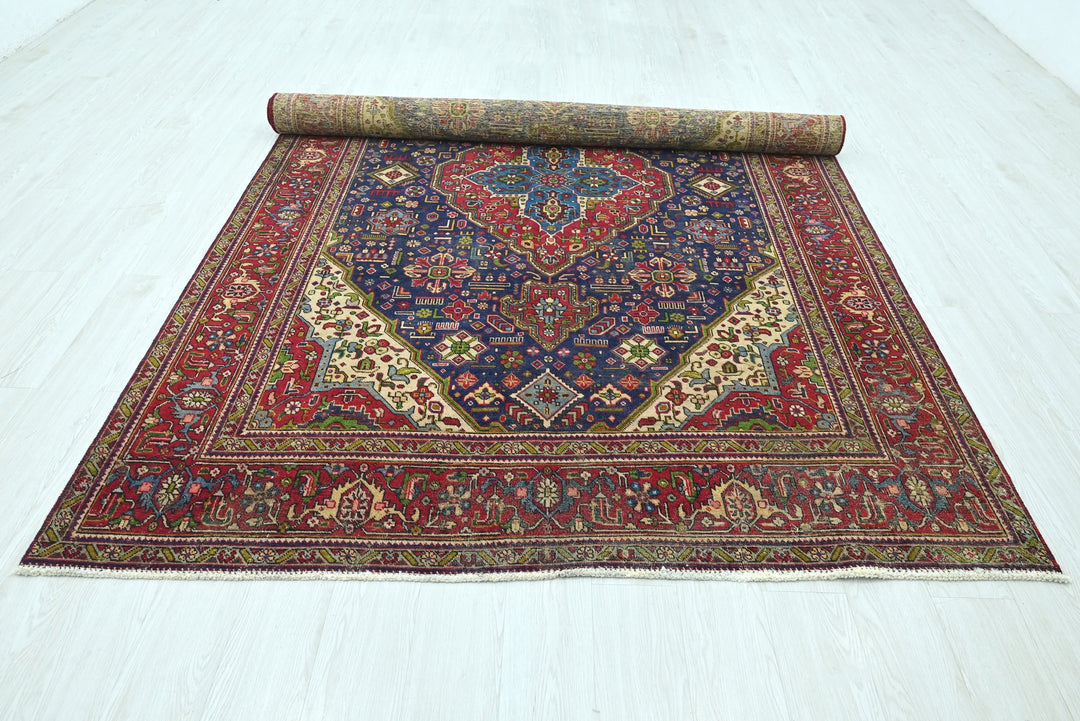 blue Large rug 6' 4" x 9' 7"