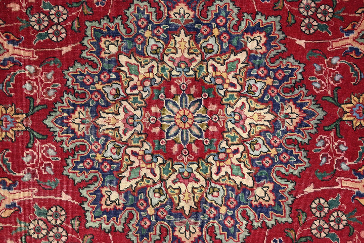 red Large rug 6' 7" x 9' 4"