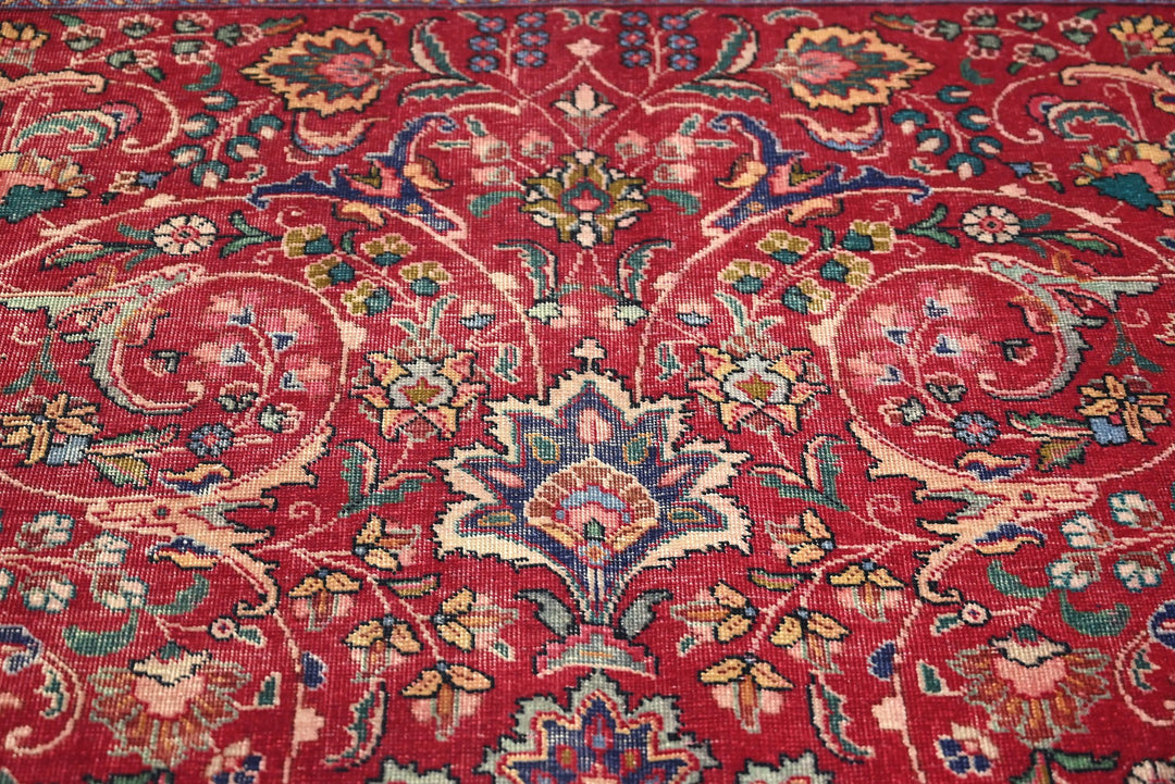 red Large rug 6' 7" x 9' 4"