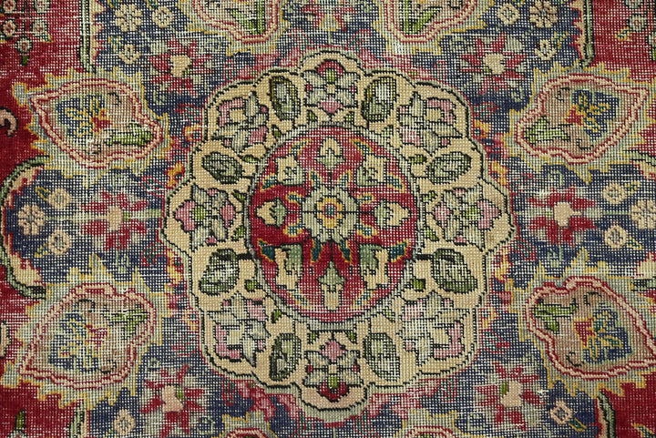 red Medium rug 6' 3" x 9' 4"