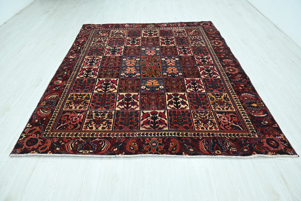 red Large rug 6' 11" x 8' 0"