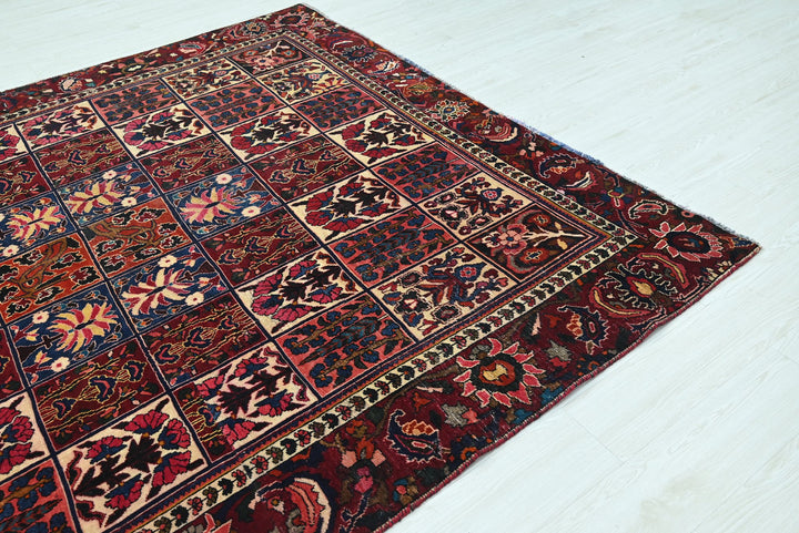 red Large rug 6' 11" x 8' 0"