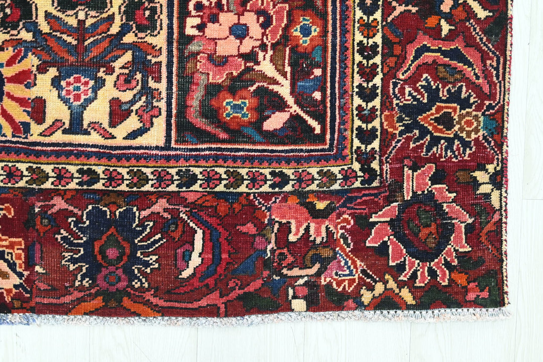 red Large rug 6' 11" x 8' 0"
