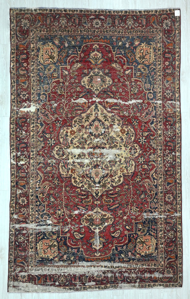 red Oversized rug 6' 8" x 11' 7"