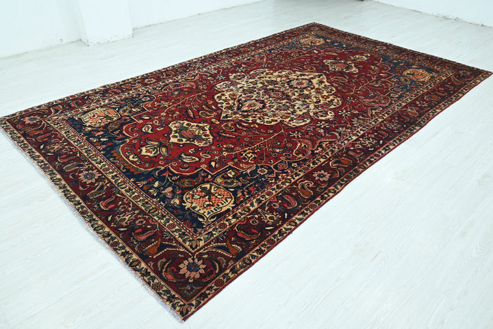red Oversized rug 6' 8" x 11' 7"