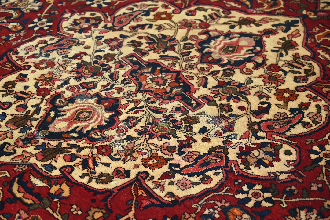 red Oversized rug 6' 8" x 11' 7"