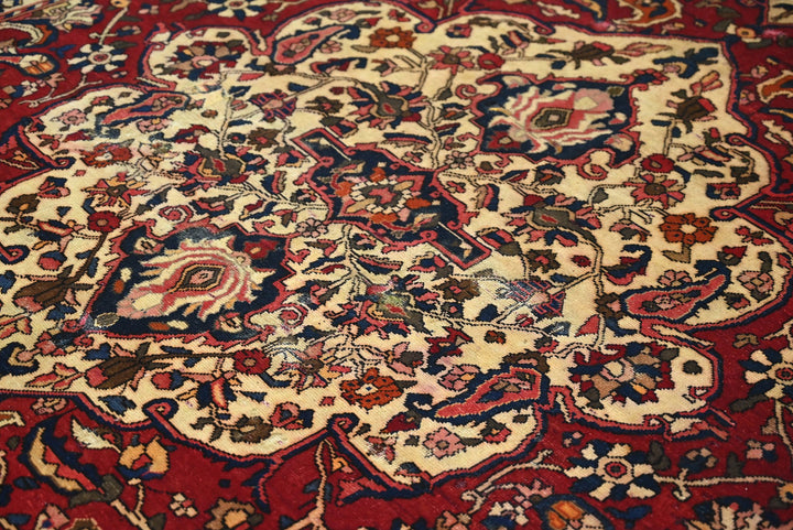 red Oversized rug 6' 8" x 11' 7"