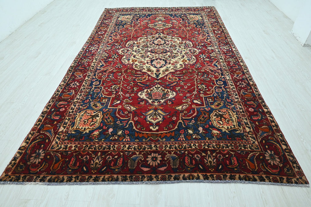 Oversized rug 6' 8" x 11' 7"