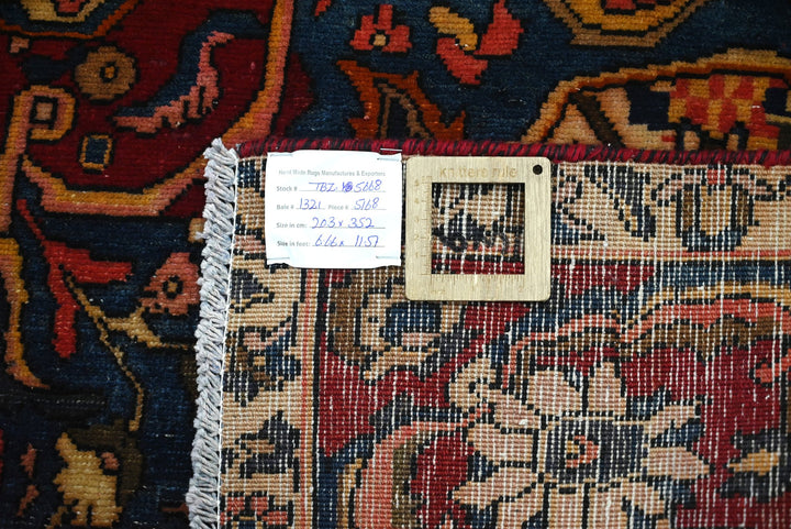 Oversized rug 6' 8" x 11' 7"