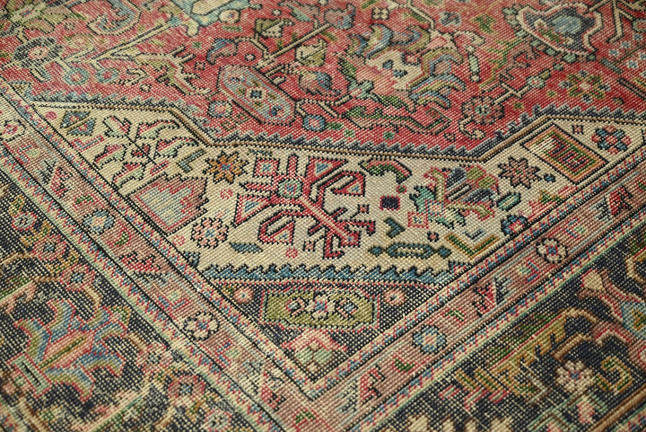 Medium rug 6' 4" x 9' 3"