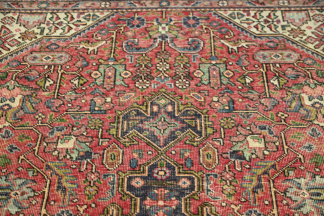 Medium rug 6' 4" x 9' 3"
