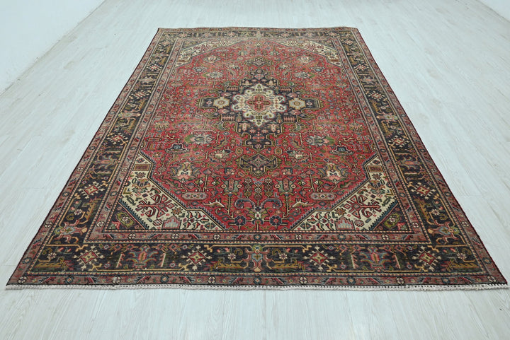 Medium rug 6' 4" x 9' 3"