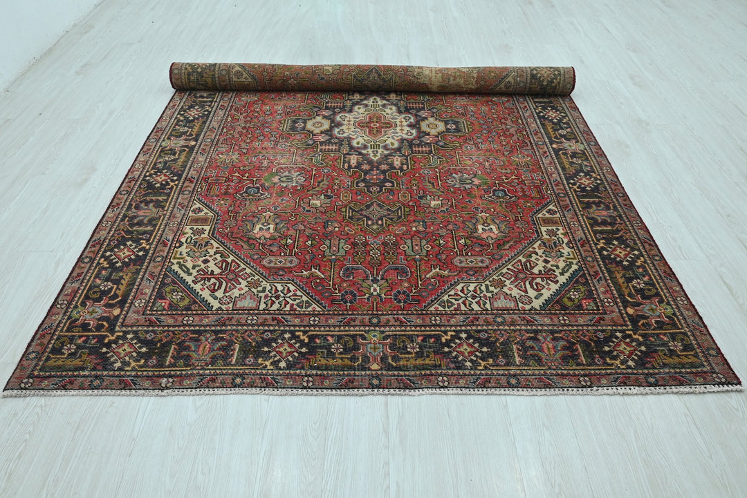 Medium rug 6' 4" x 9' 3"