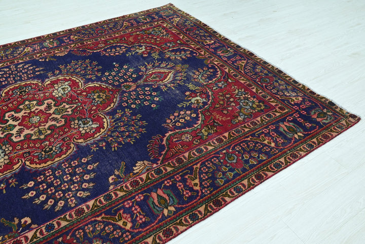 blue Large rug 6' 7" x 9' 8"