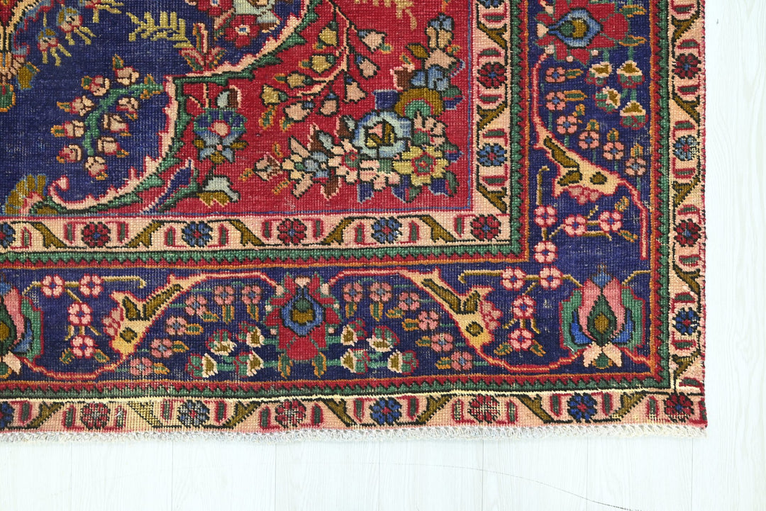 blue Large rug 6' 7" x 9' 8"