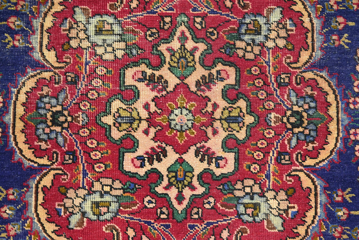 blue Large rug 6' 7" x 9' 8"