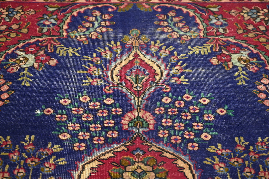 blue Large rug 6' 7" x 9' 8"