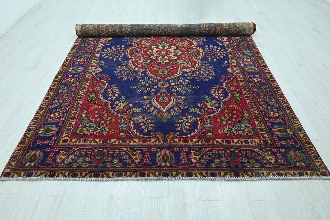 blue Large rug 6' 7" x 9' 8"