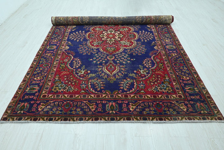blue Large rug 6' 7" x 9' 8"