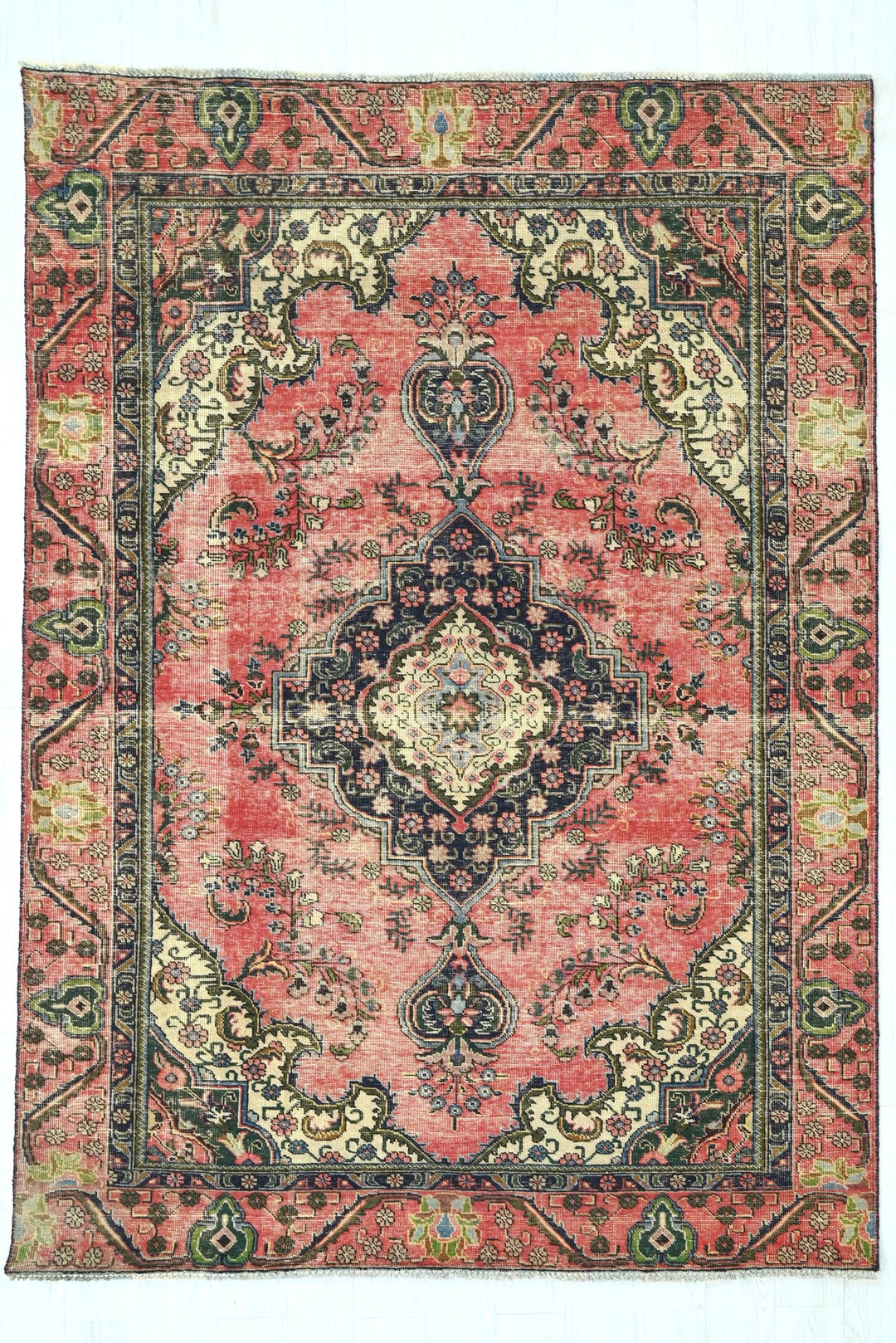 red Medium rug 6' 0" x 8' 10"