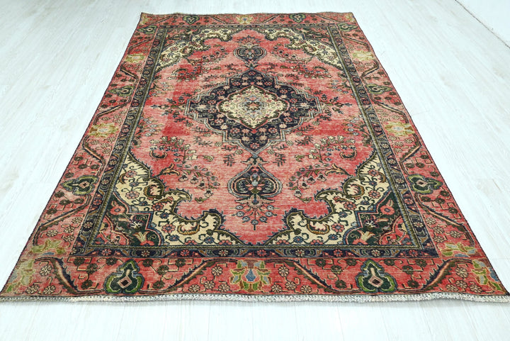 red Medium rug 6' 0" x 8' 10"