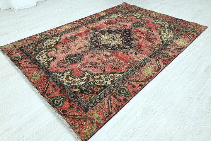 red Medium rug 6' 0" x 8' 10"
